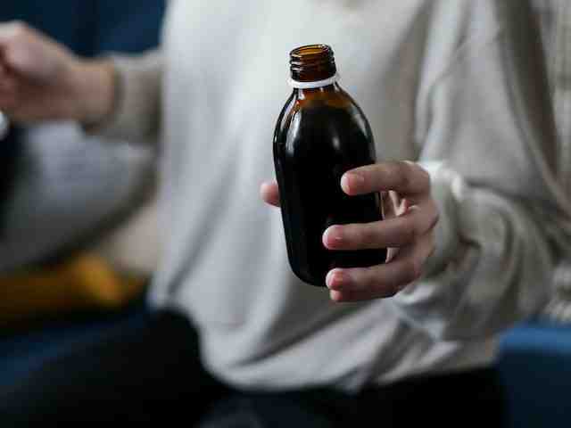 दशमूलारिष्ट-सिरप-के-फायदे-नुकसान-dashmularishta-dasmularist-syrup-uses-in-hindi