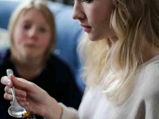 लोहासव-सिरप-पीने-के-फायदे-lohasava-syrup-uses-in-hindi