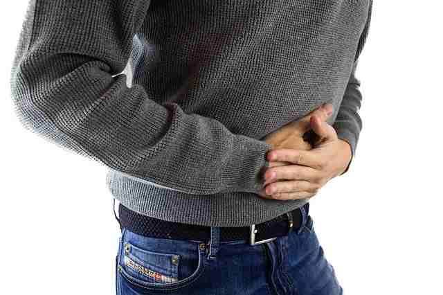 फूड-पॉइजनिंग-खाद्य-विषाक्तता-के-लक्षण-food-poisoning-symptoms-in-hindi