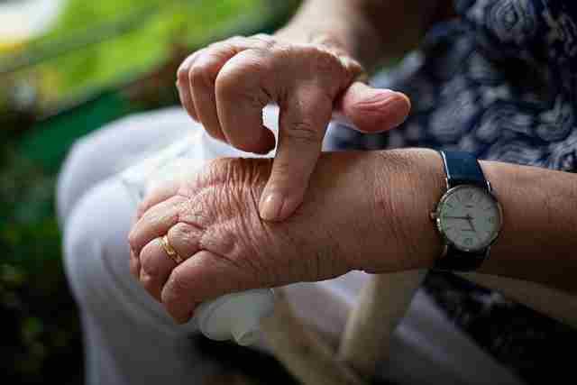 गाउट-वातरक्त-के-कारण-लक्षण-इलाज-gout-disease-in-hindi