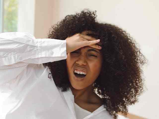 माइग्रेन-अधकपारी-के-लक्षण-migraine-symptoms-ke-lakshan-in-hindi