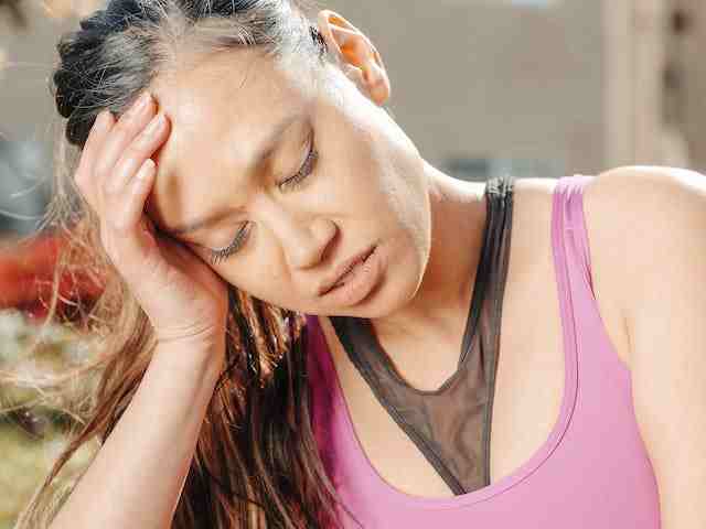 माइग्रेन-अधकपारी-के-प्रकार-लक्षण-इलाज-migraine-types-in-hindi
