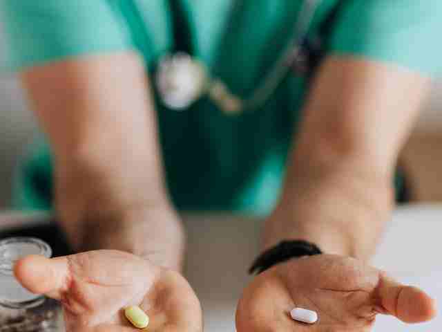 माइग्रेन-अधकपारी-का-इलाज-migraine-ka-treatment-ilaj-in-hindi